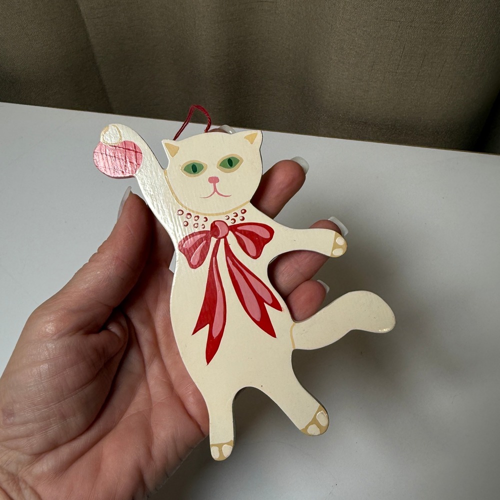 Hand Painted Wooden Cat Ornament Red Bow Green Eyes‎ Ball Hanging Decoration
